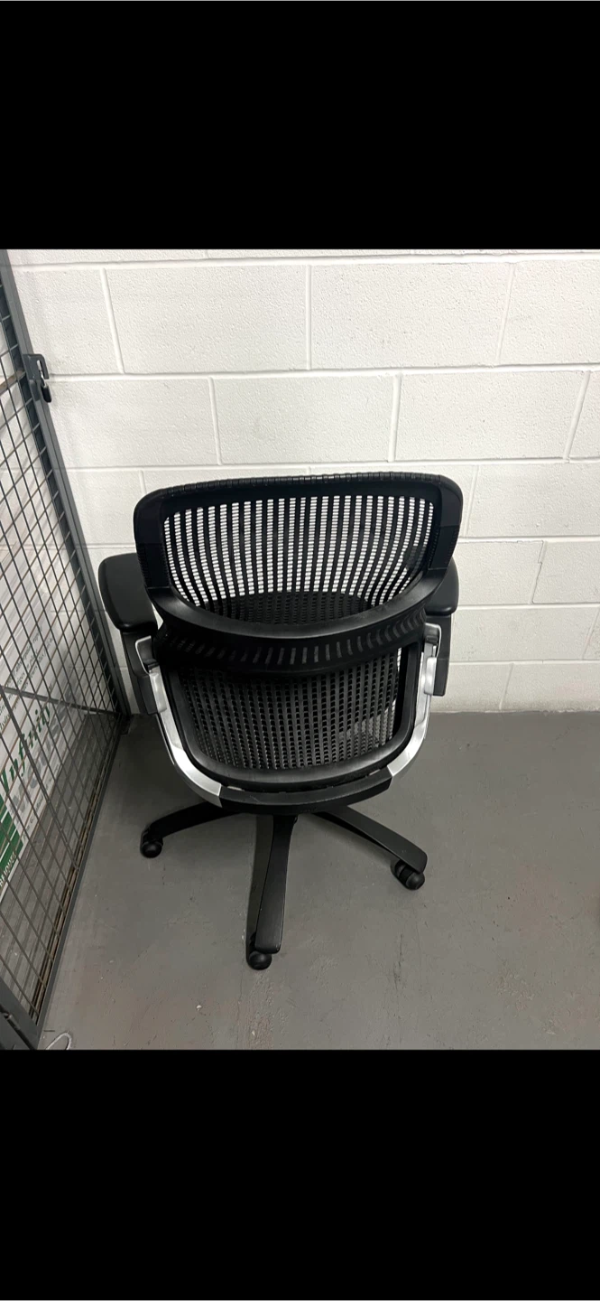 Black Office Chair - photo 3