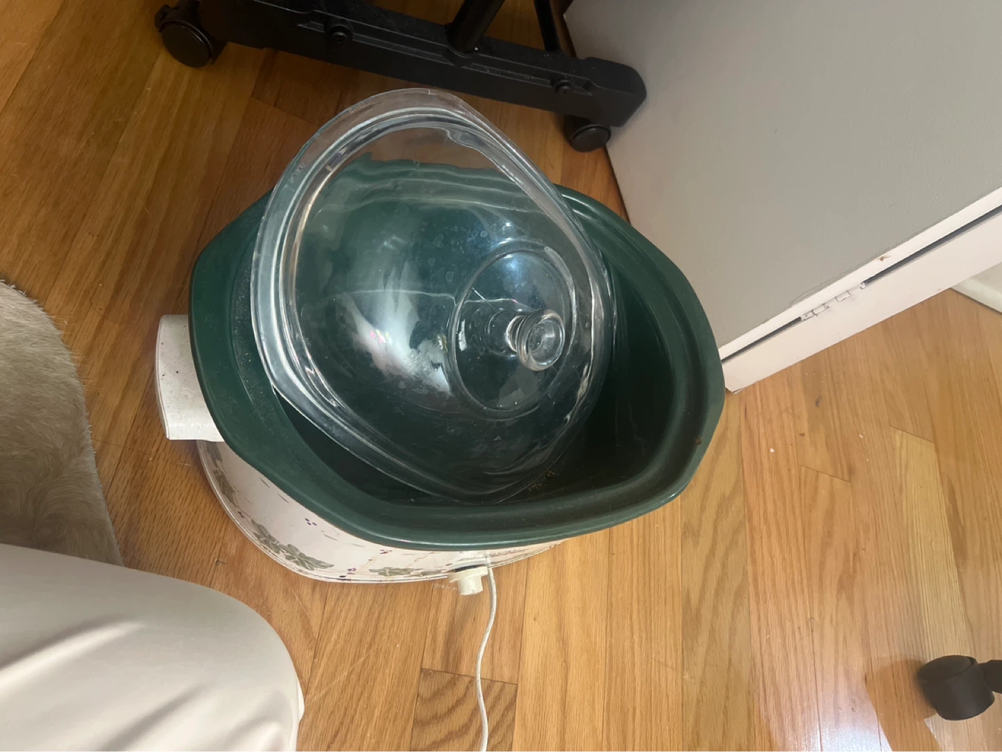 Vintage Slow Cooker with Glass Lid