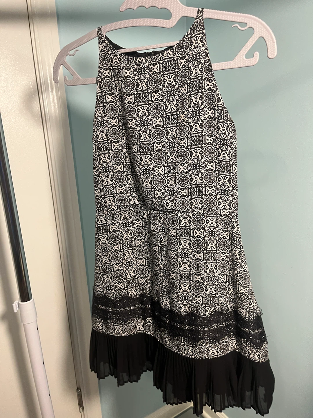Amy Byer Black & White Patterned Dress Size 10