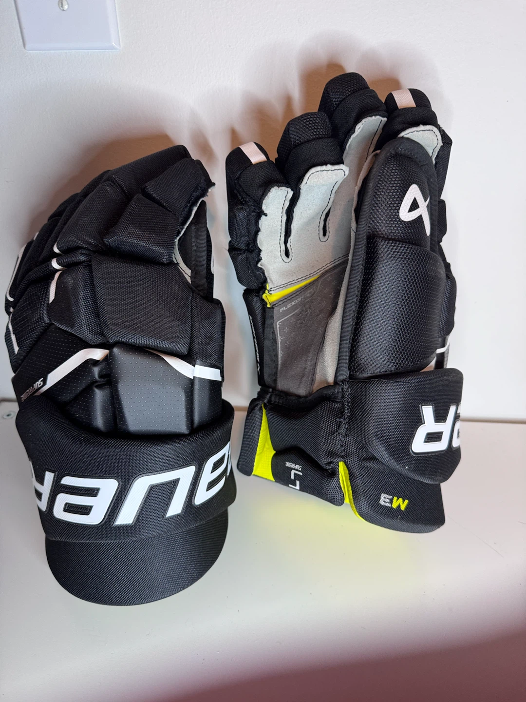 Bauer Supreme Mach Senior Hockey Gloves in a size 15 inches - photo 2