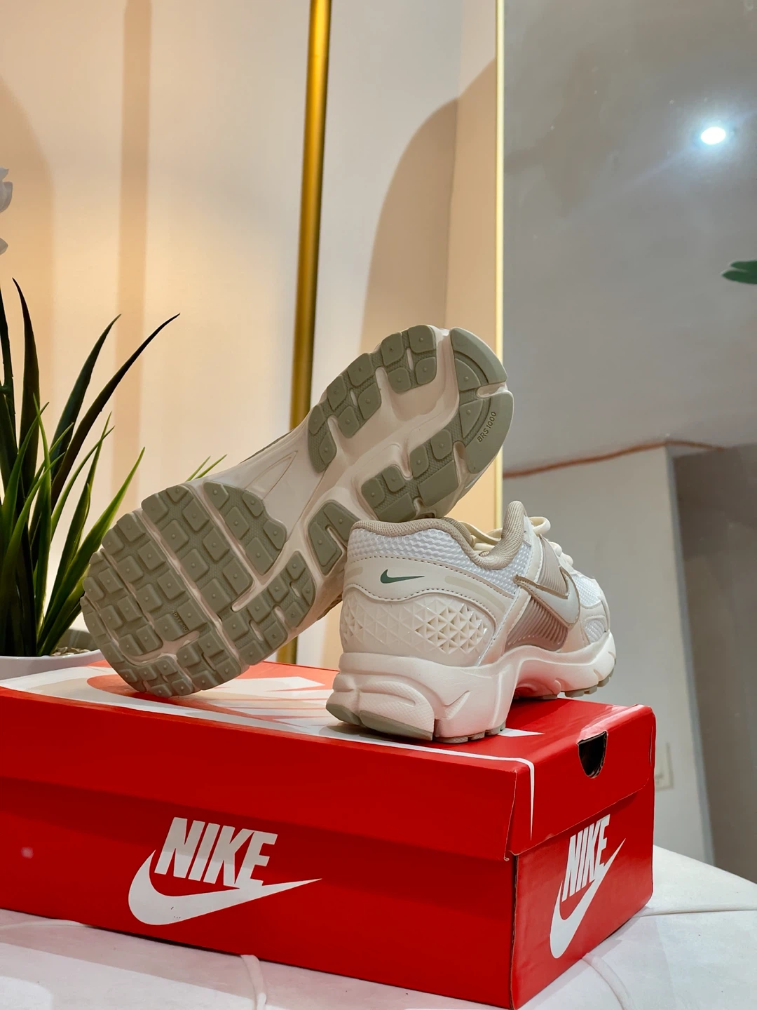 Nike Zoom Vomero 5 - photo 4