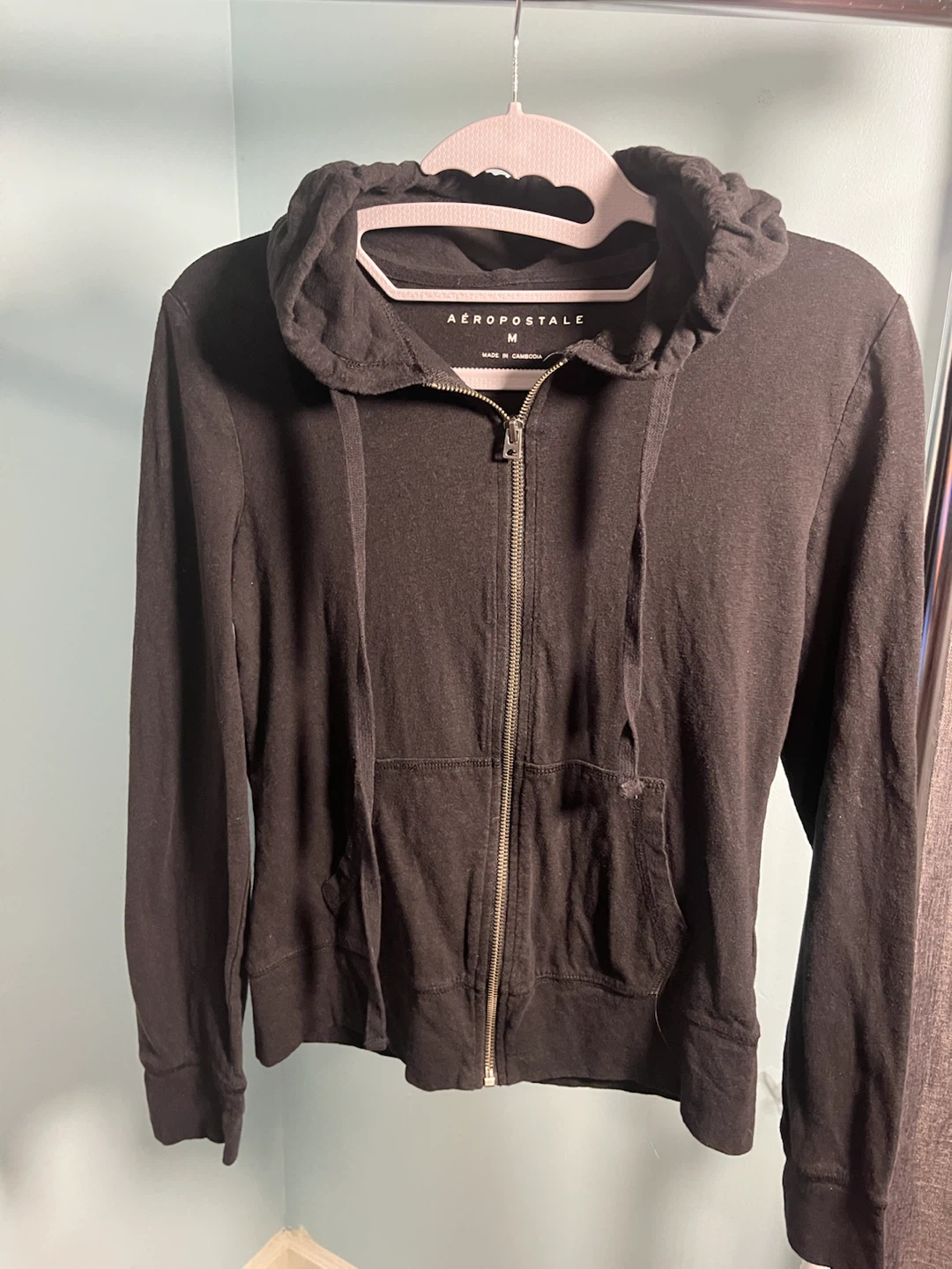 AEROPOSTALE Black Zip-Up Hoodie - Size Medium