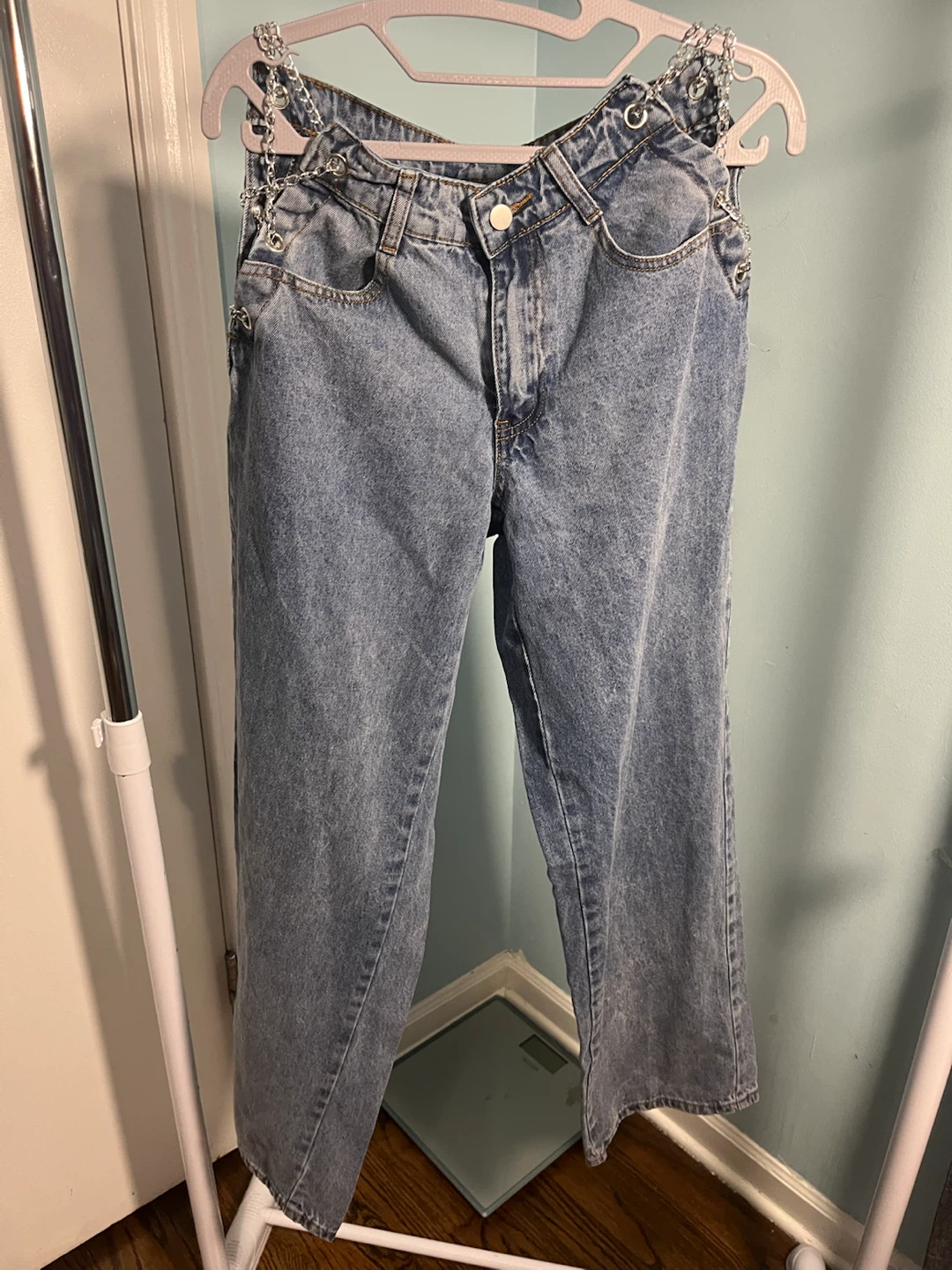 Women's Light Wash Denim Jeans with Chain Detail