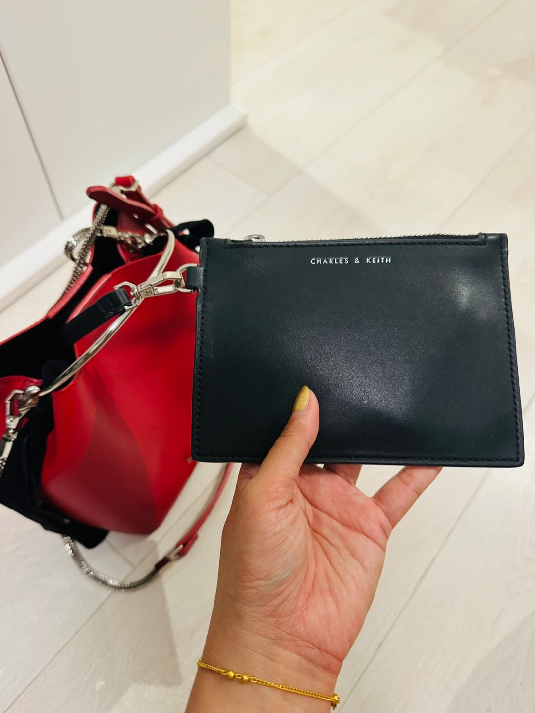 Charles & Keith Red Bucket Bag - photo 2