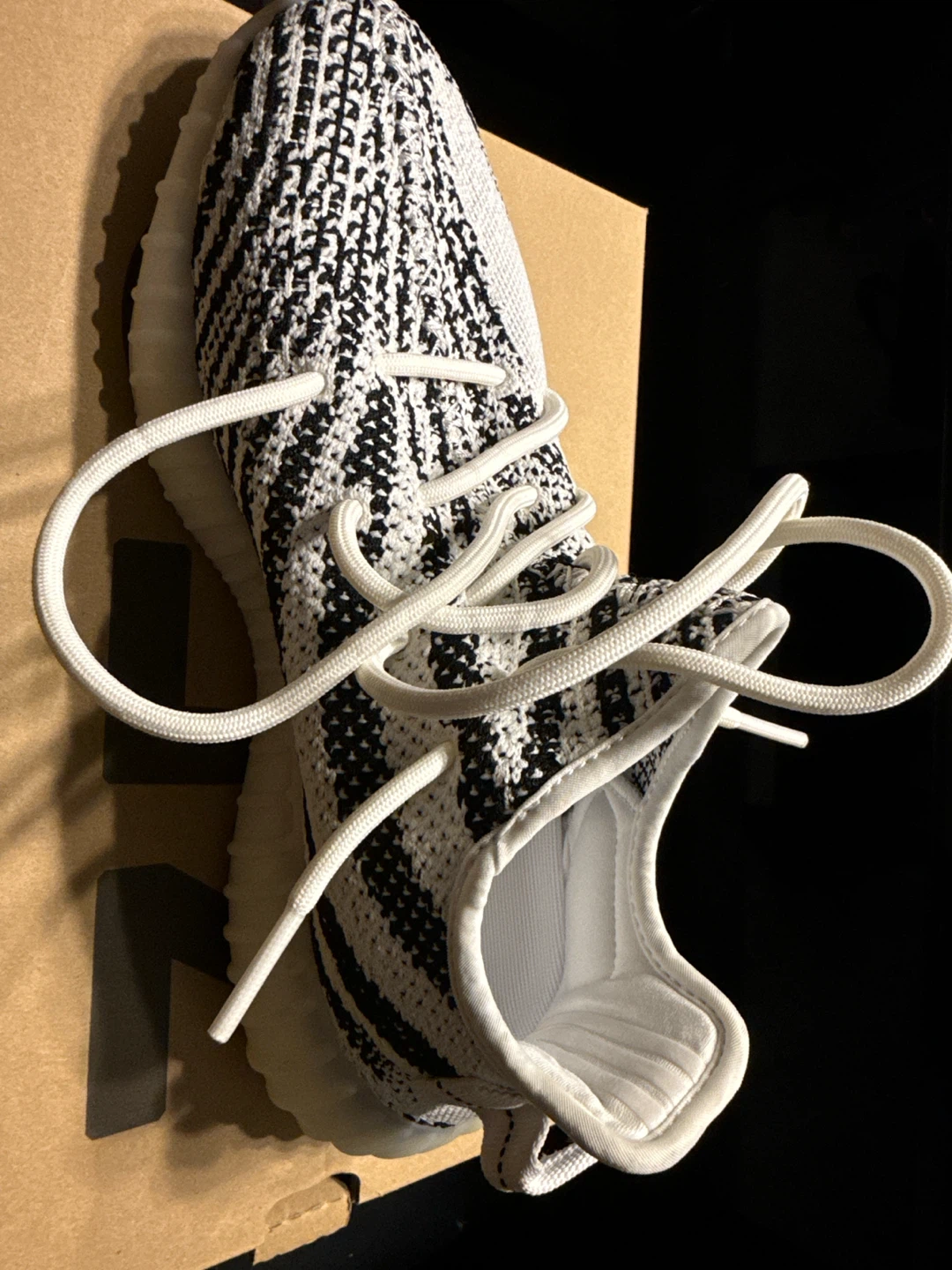 Adidas Yeezy Boost 350 V2 Zebra