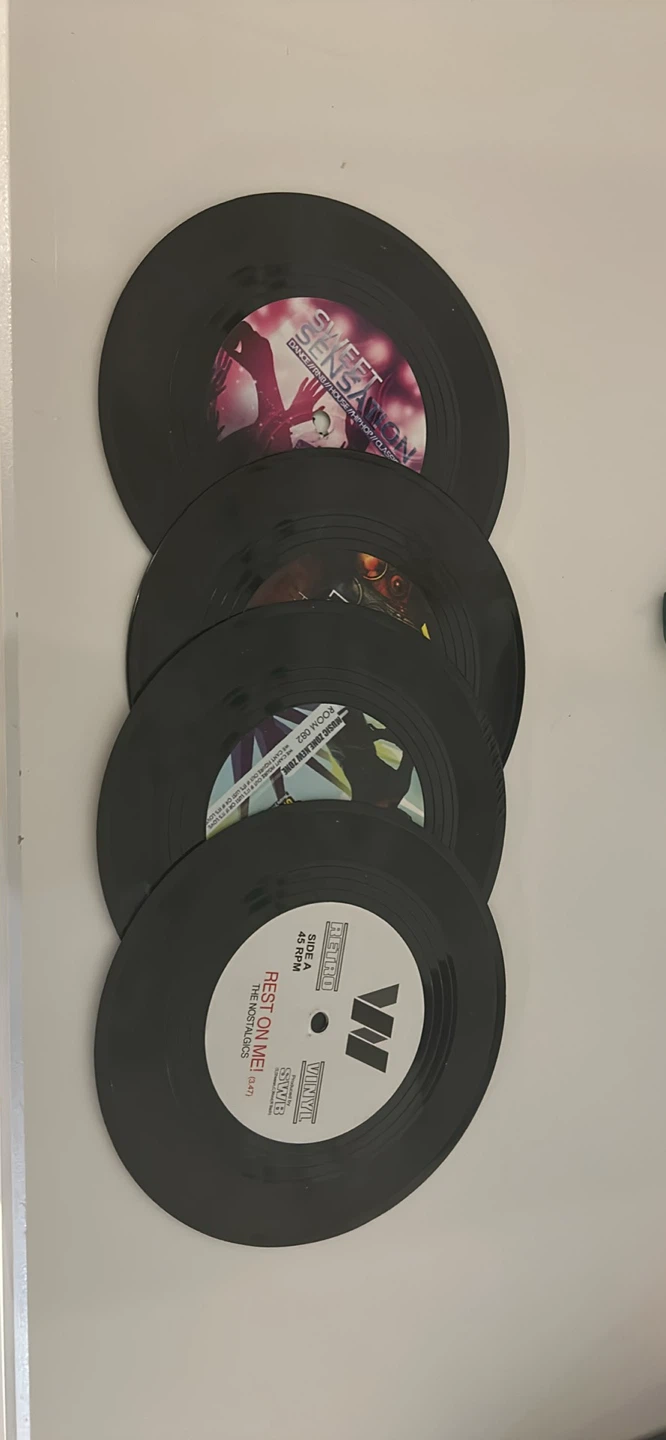 Assorted 7" Vinyl Records wall art - photo 2