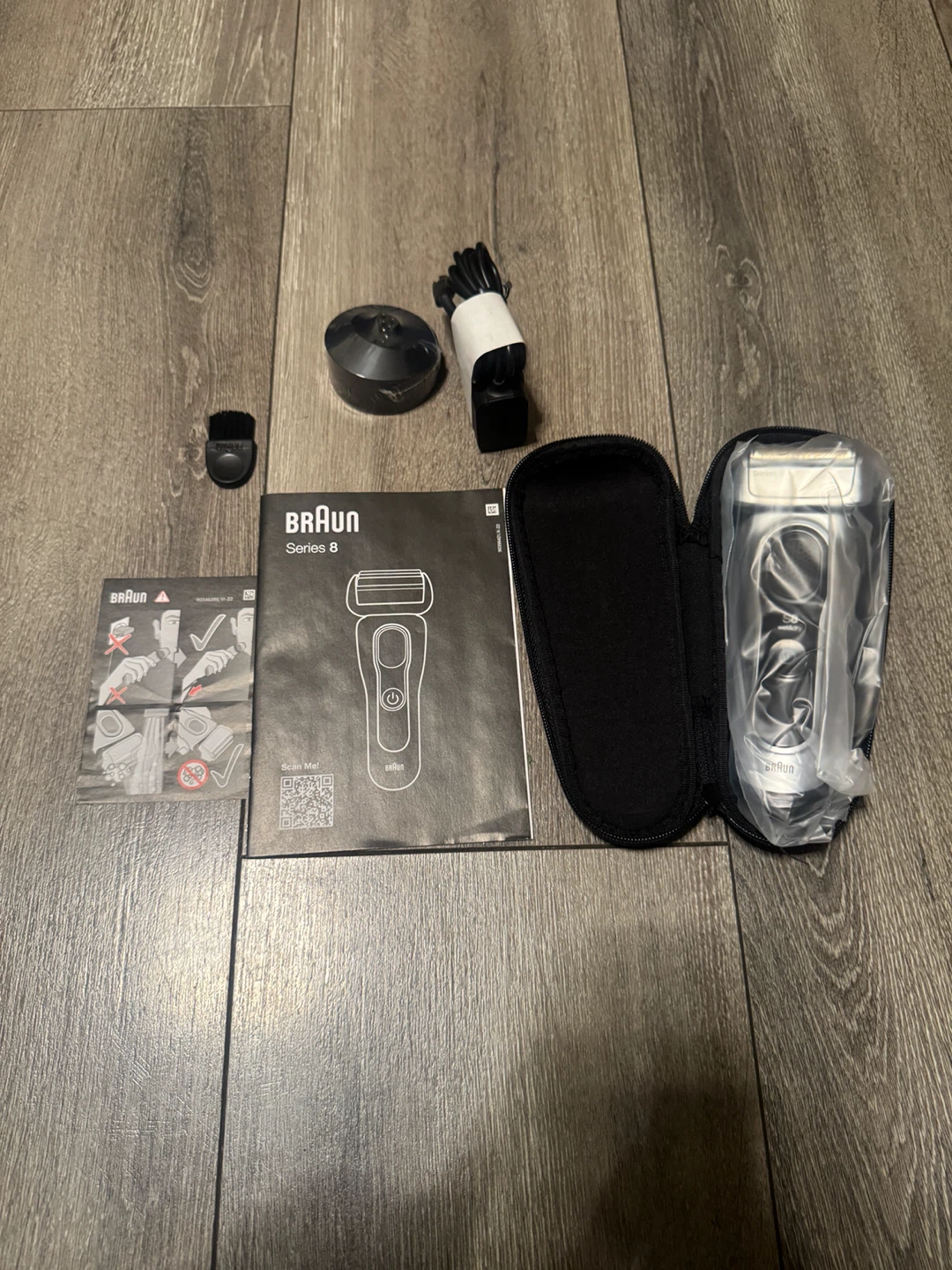 Braun Series 8 Electric Shaver – Brand New Open Box - photo 5