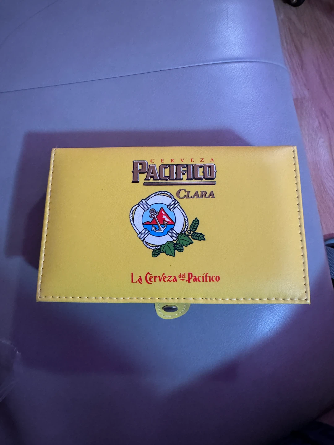 Pacífico Clara Domino Set