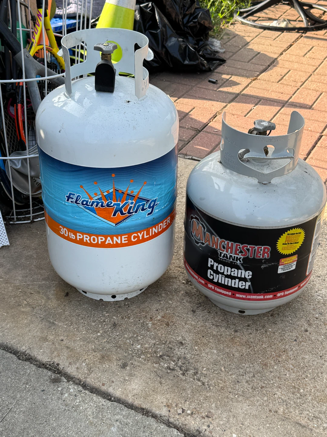 Flame King & Manchester Tank Propane Cylinders - photo 2