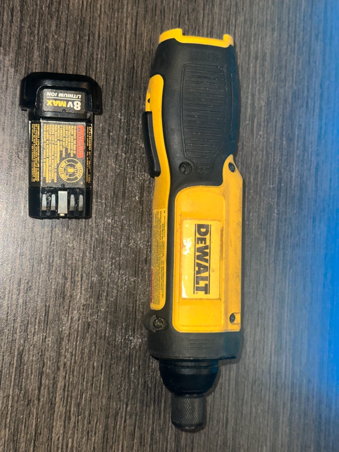 Dewalt V8