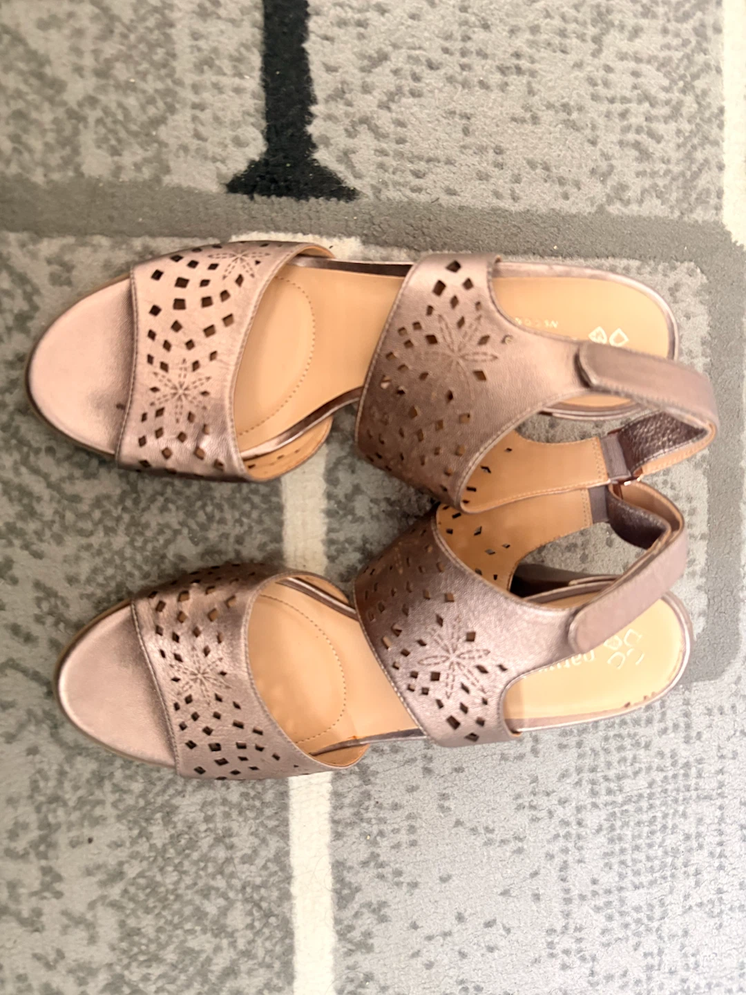 Naturalizer Zinna Women's Sandals Size 8M Rose Gold