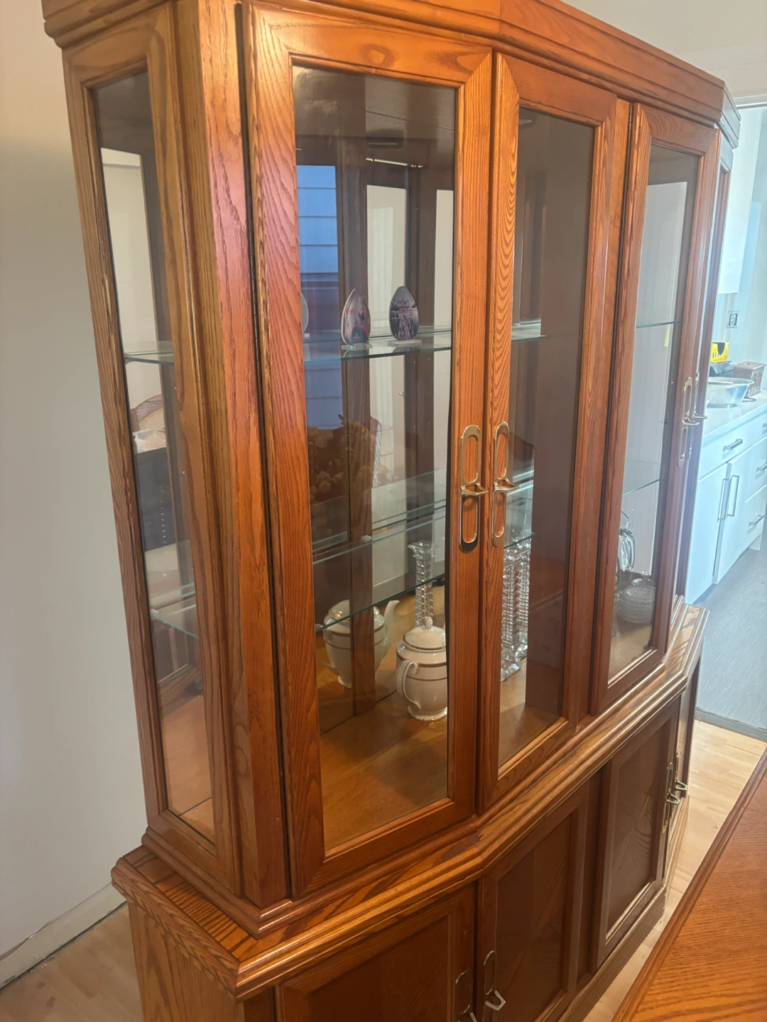 Artese Brothers China Cabinet - photo 2