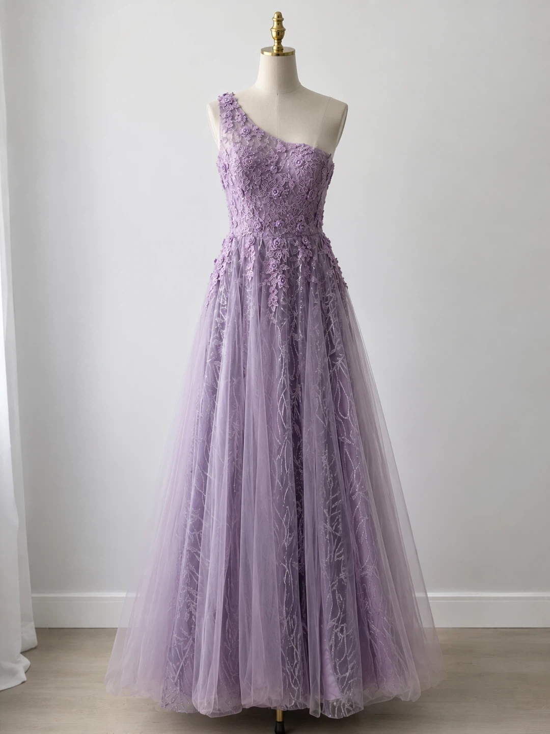 David’s Bridal Lavender Gown – Size 6