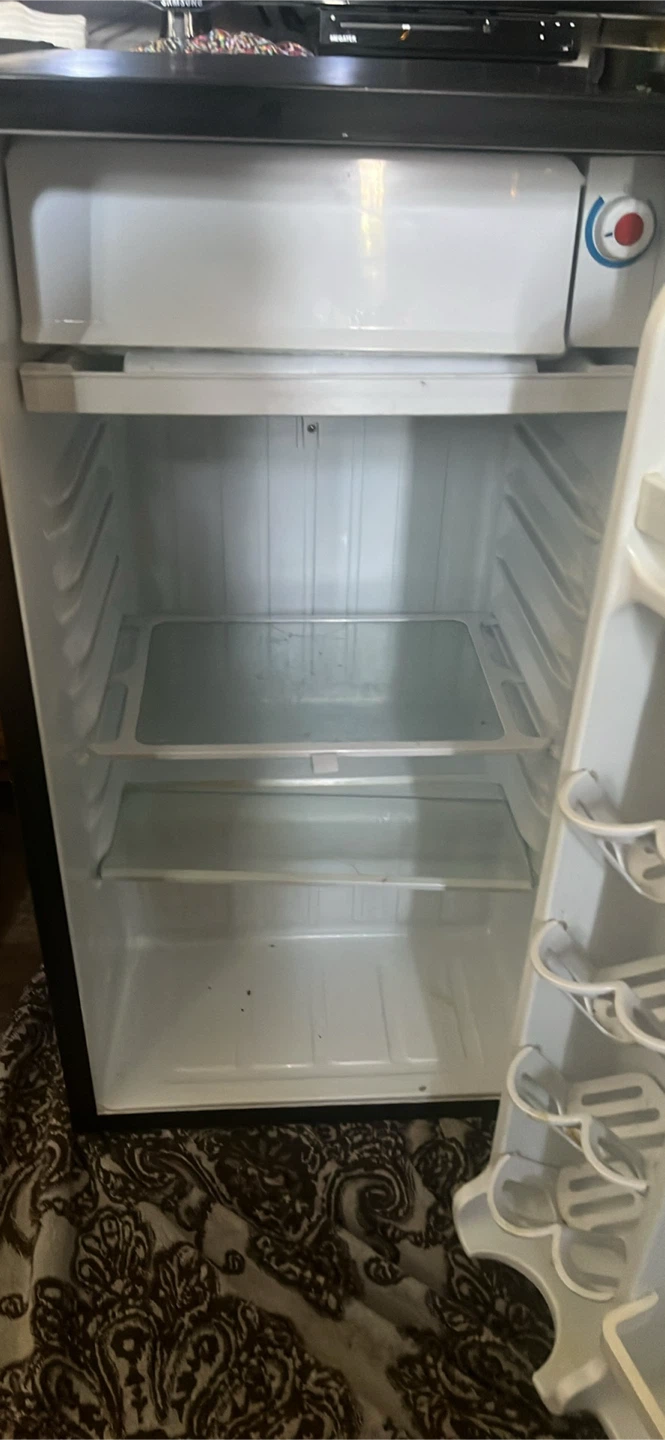 Danby Designer Mini Fridge - photo 2
