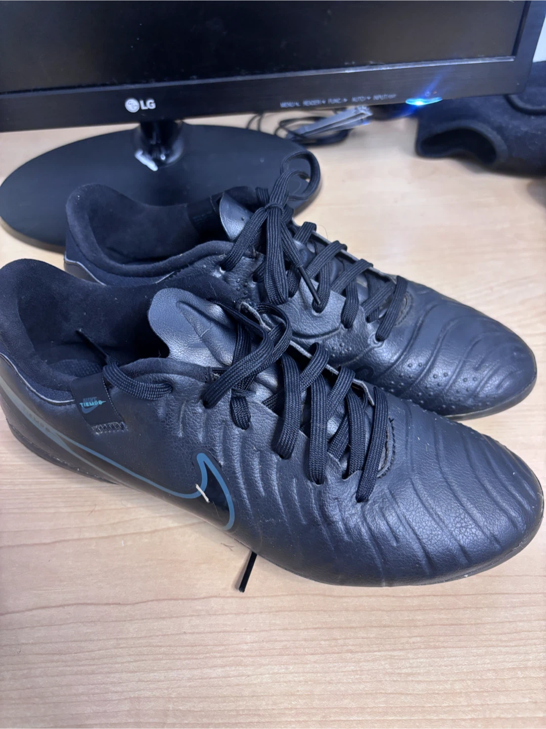 Nike Tiempo Soccer Cleats size 7 - photo 3
