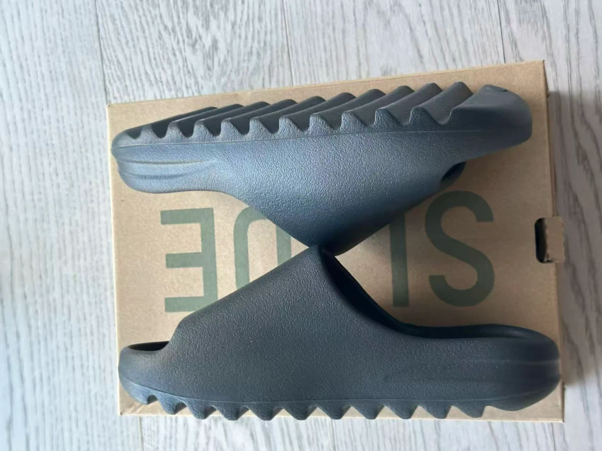 Yeezy slides 1:1 quality size 8 us - photo 3