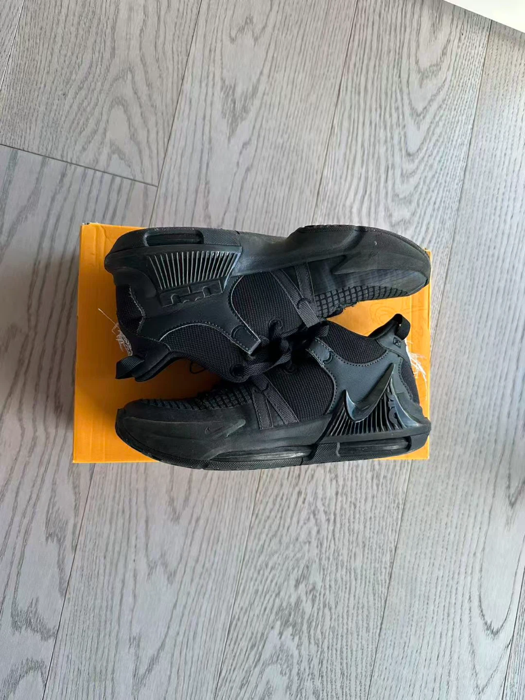 Nike LeBron Witness 6y bad condition cheap