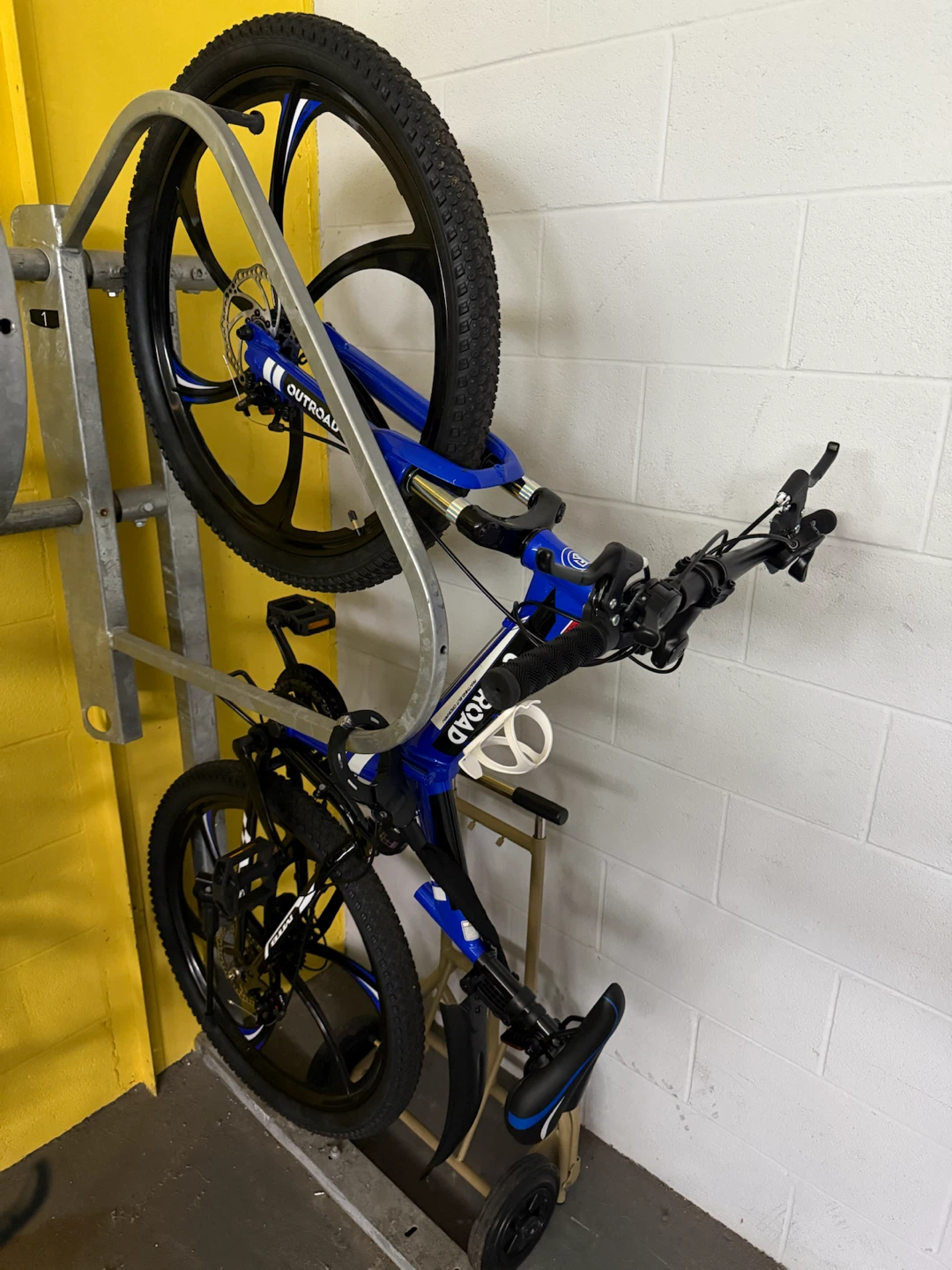 Blue Mountain Bike 26”