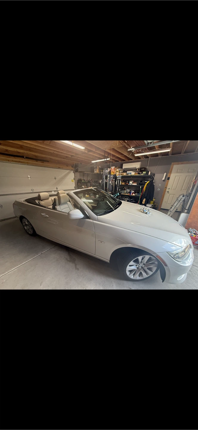 2013 White BMW Convertible 328i