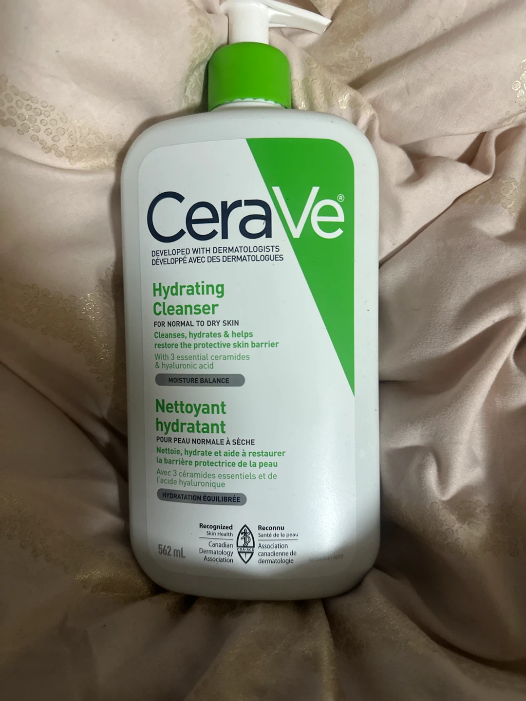 CeraVe Hydrating Cleanser 562 mL - photo 2
