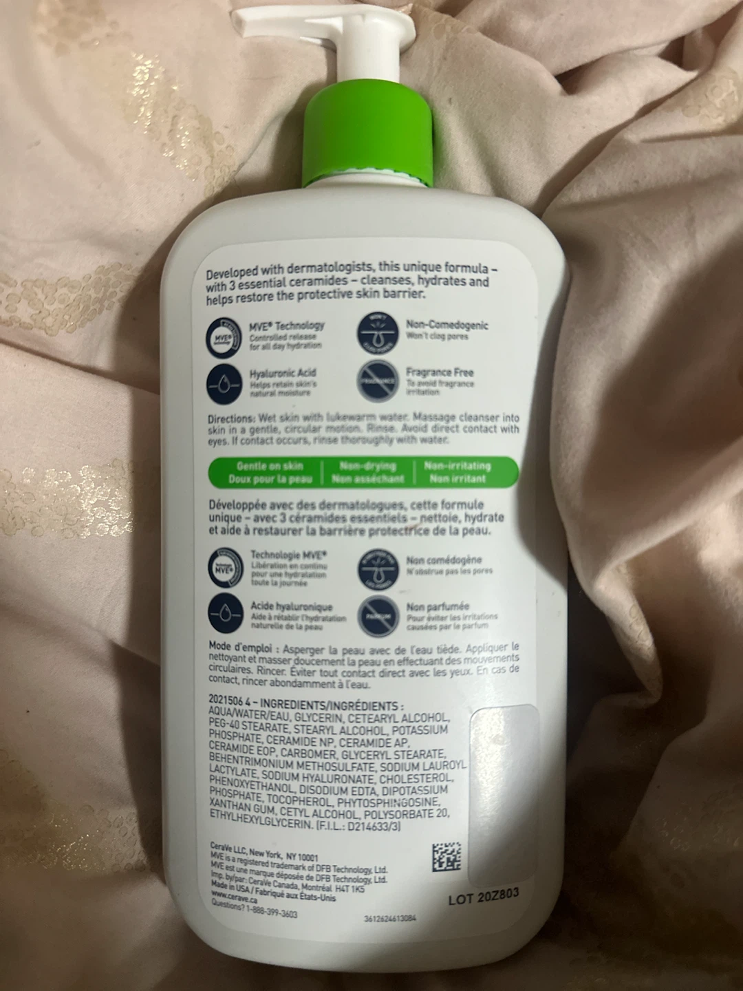 CeraVe Hydrating Cleanser 562 mL - photo 3