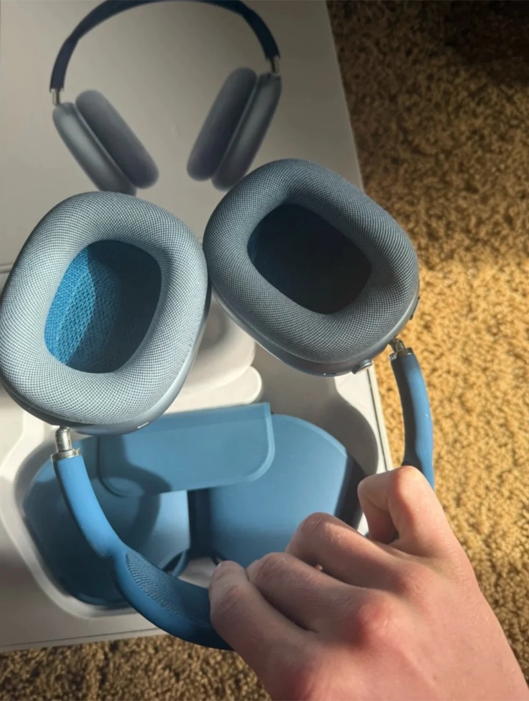 Apple AirPods Max Wireless Over-Ear Headphones - Blue - photo 3