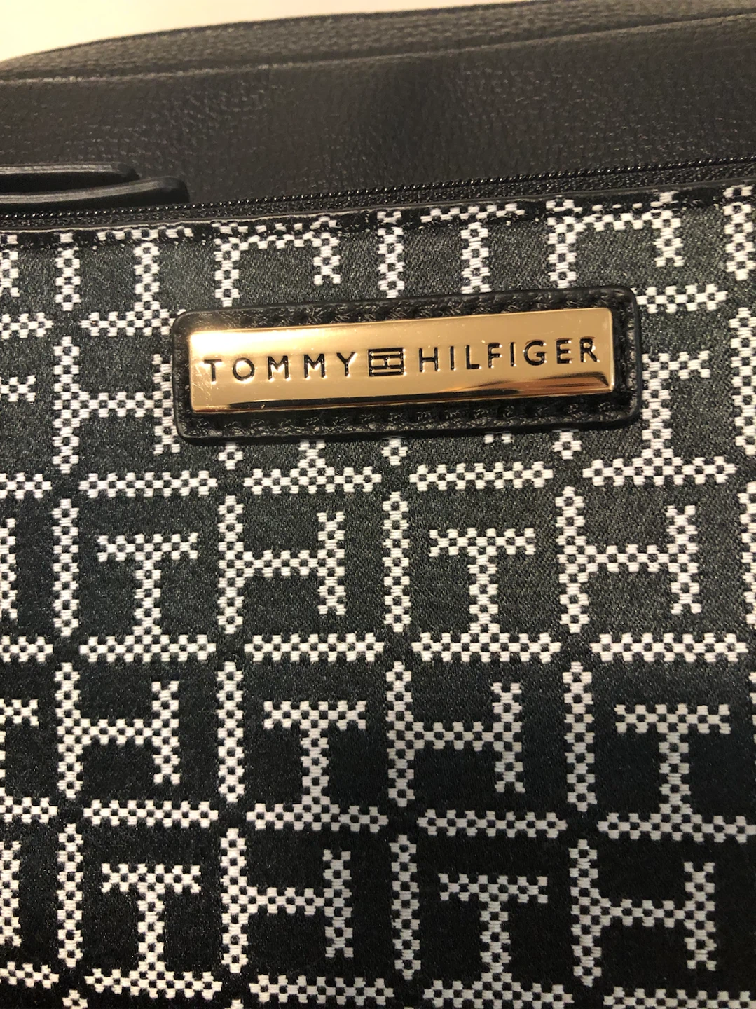Tommy Hilfiger Camera Crossbody Bag with Pouch - photo 3
