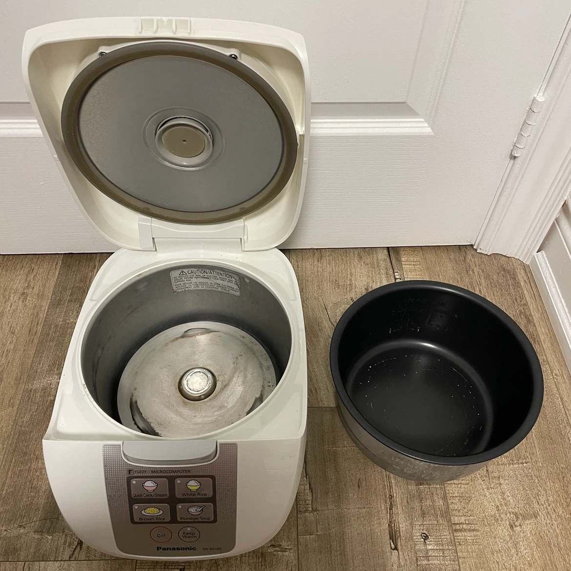 Panasonic 5 Cups Rice Cooker (SR-DF101) - photo 4