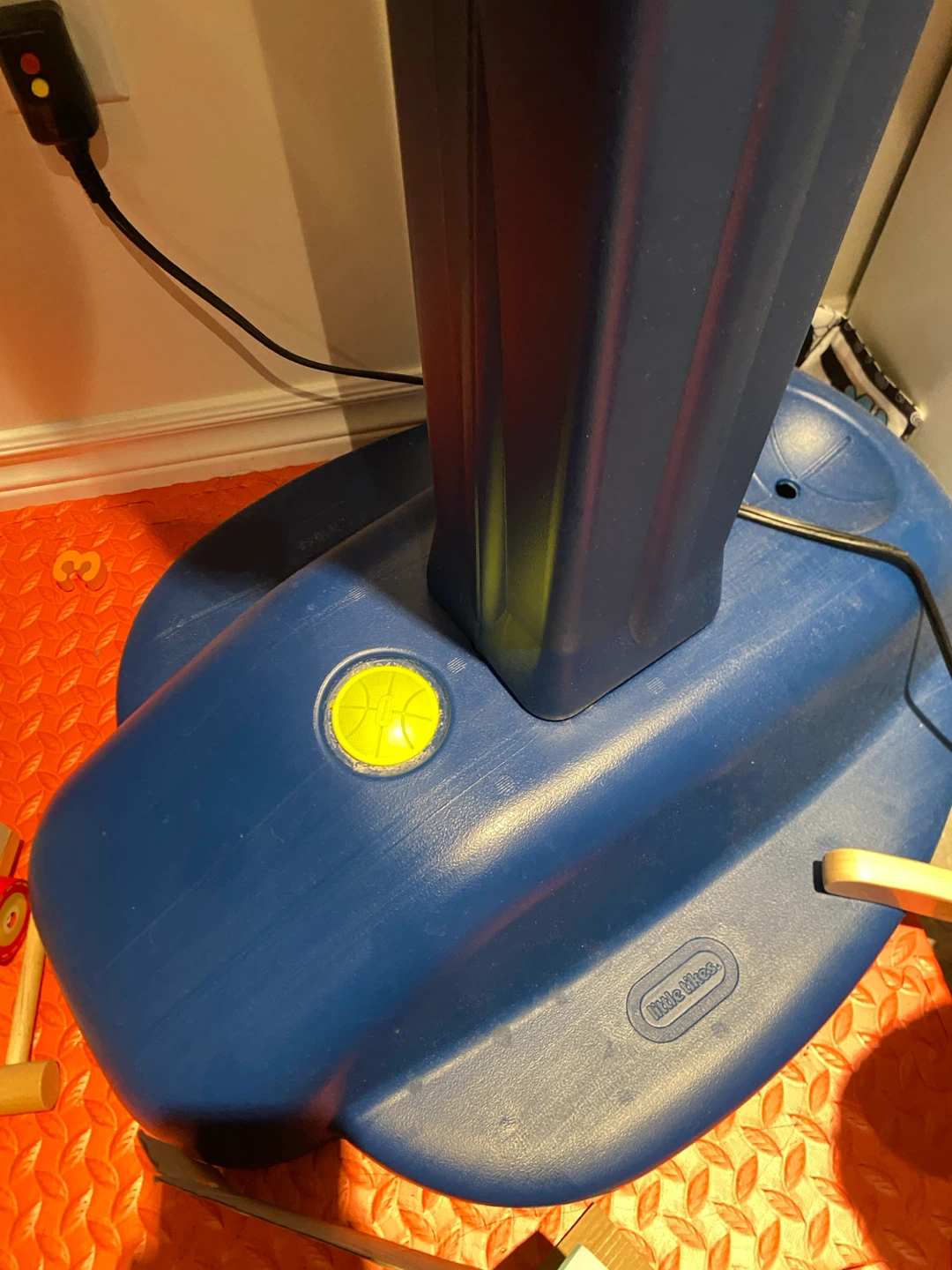 Little Tikes Adjustable Basketball Hoop - photo 4