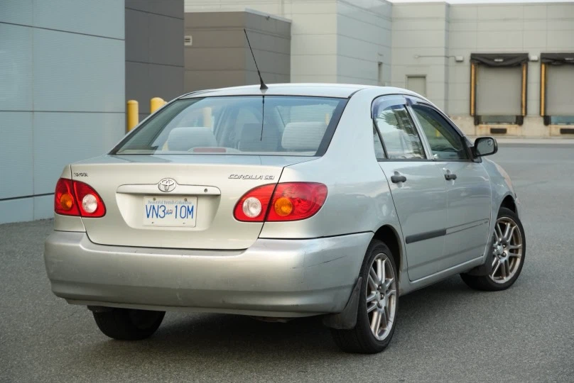 2003 Toyota Corolla CE Sedan - photo 4