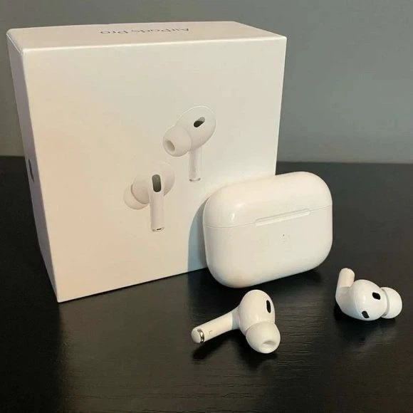 Apple AirPods Pro (2nd Gen) with MagSafe Charging Case - photo 4
