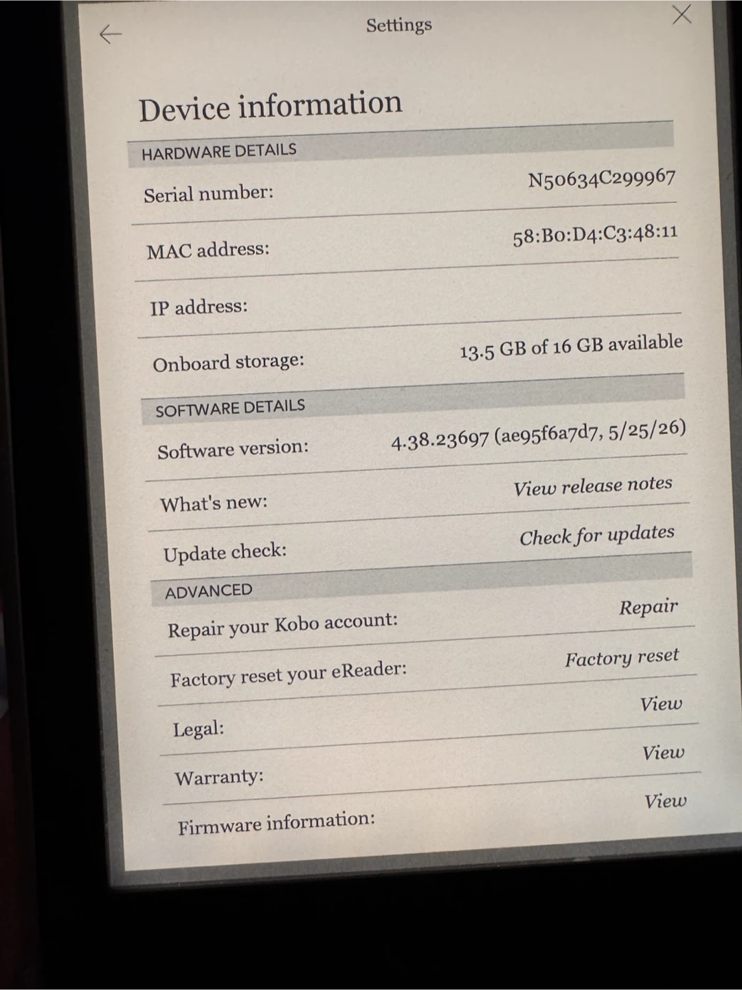 Kobo Clara 2E with silicon protector & strap. From early 2024. - photo 3