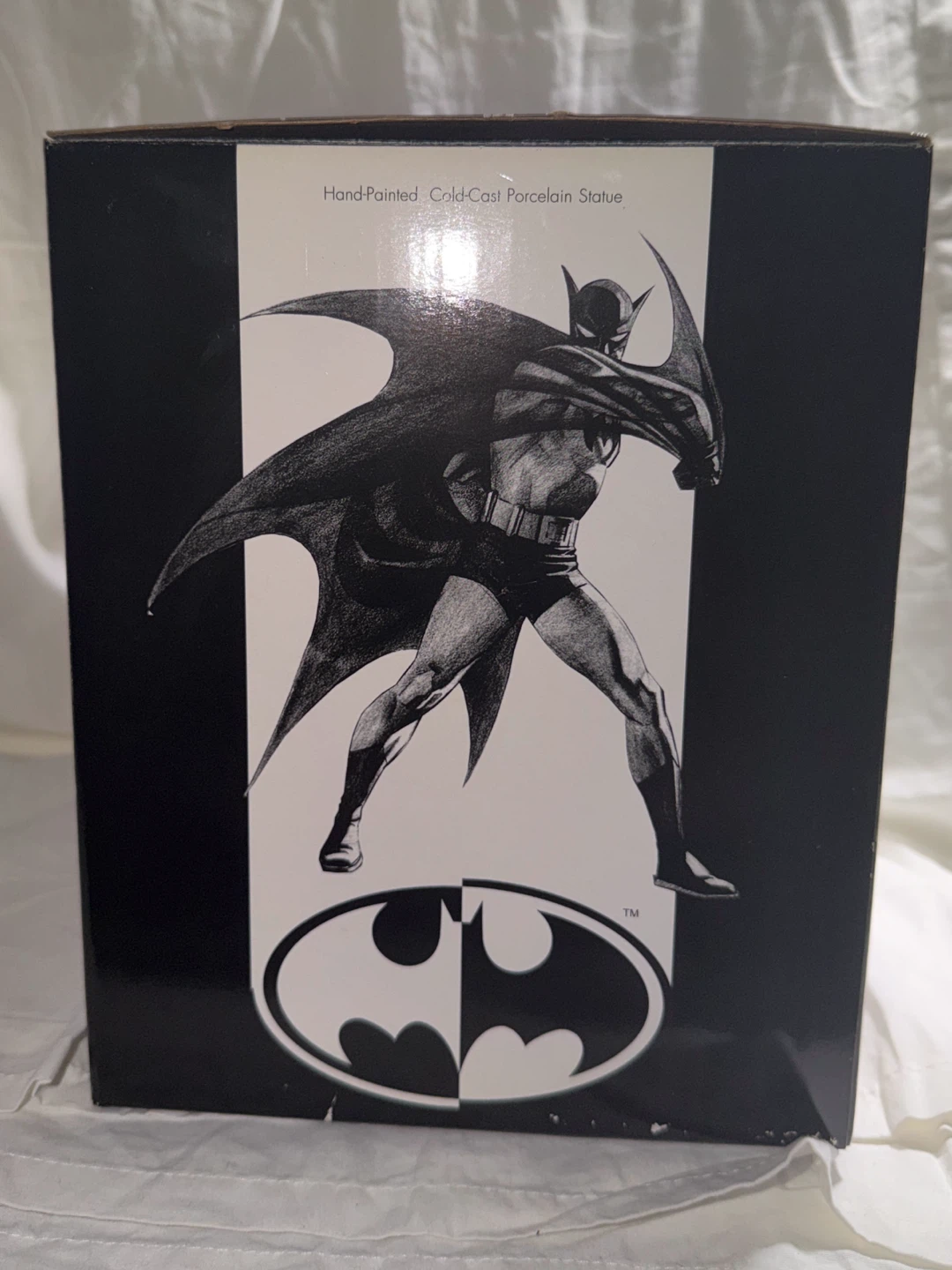 Batman Black and White Statue Designed by Steve Rude - photo 4