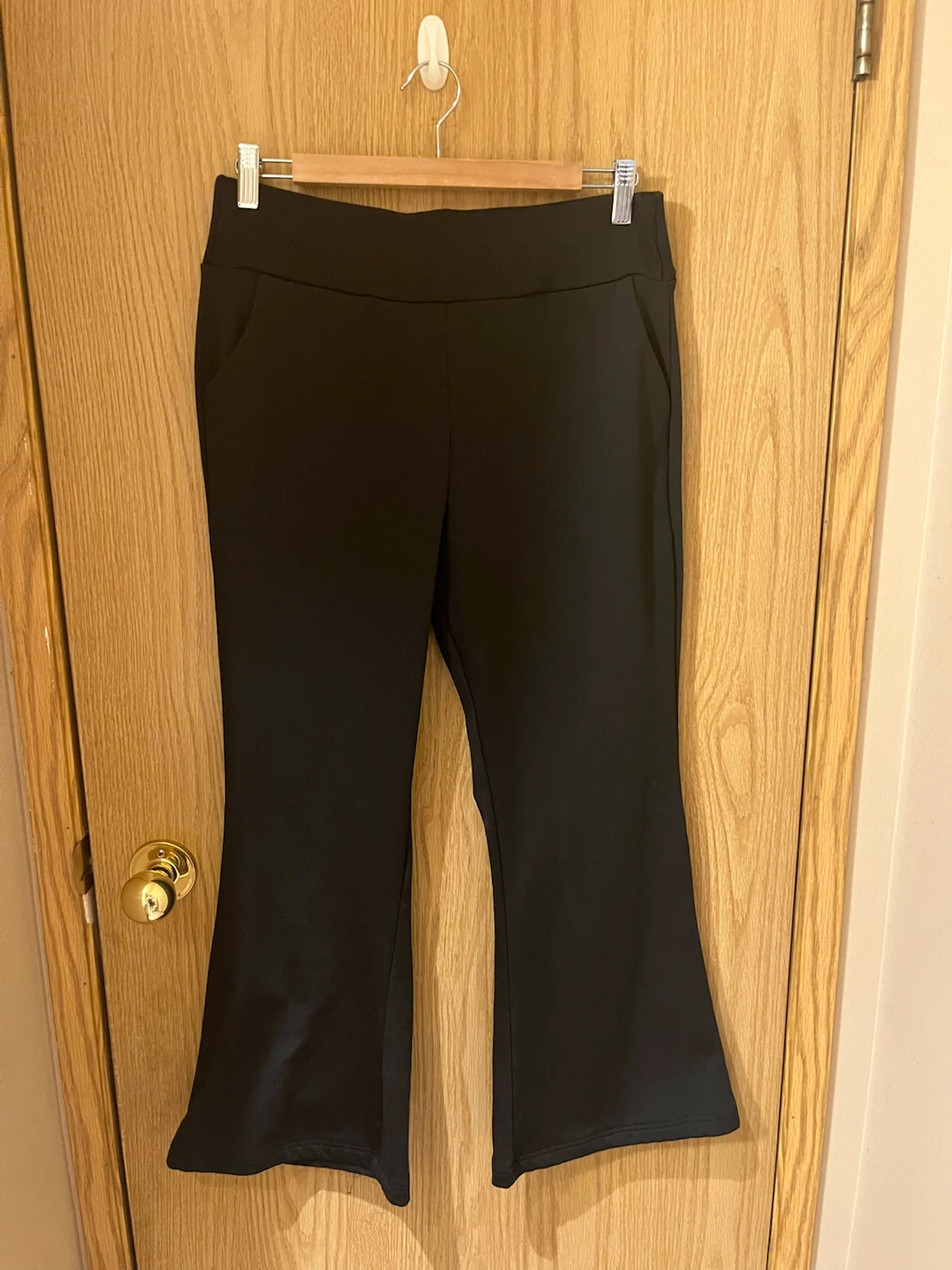 Ladies athletic pants, leggings and capris - photo 2
