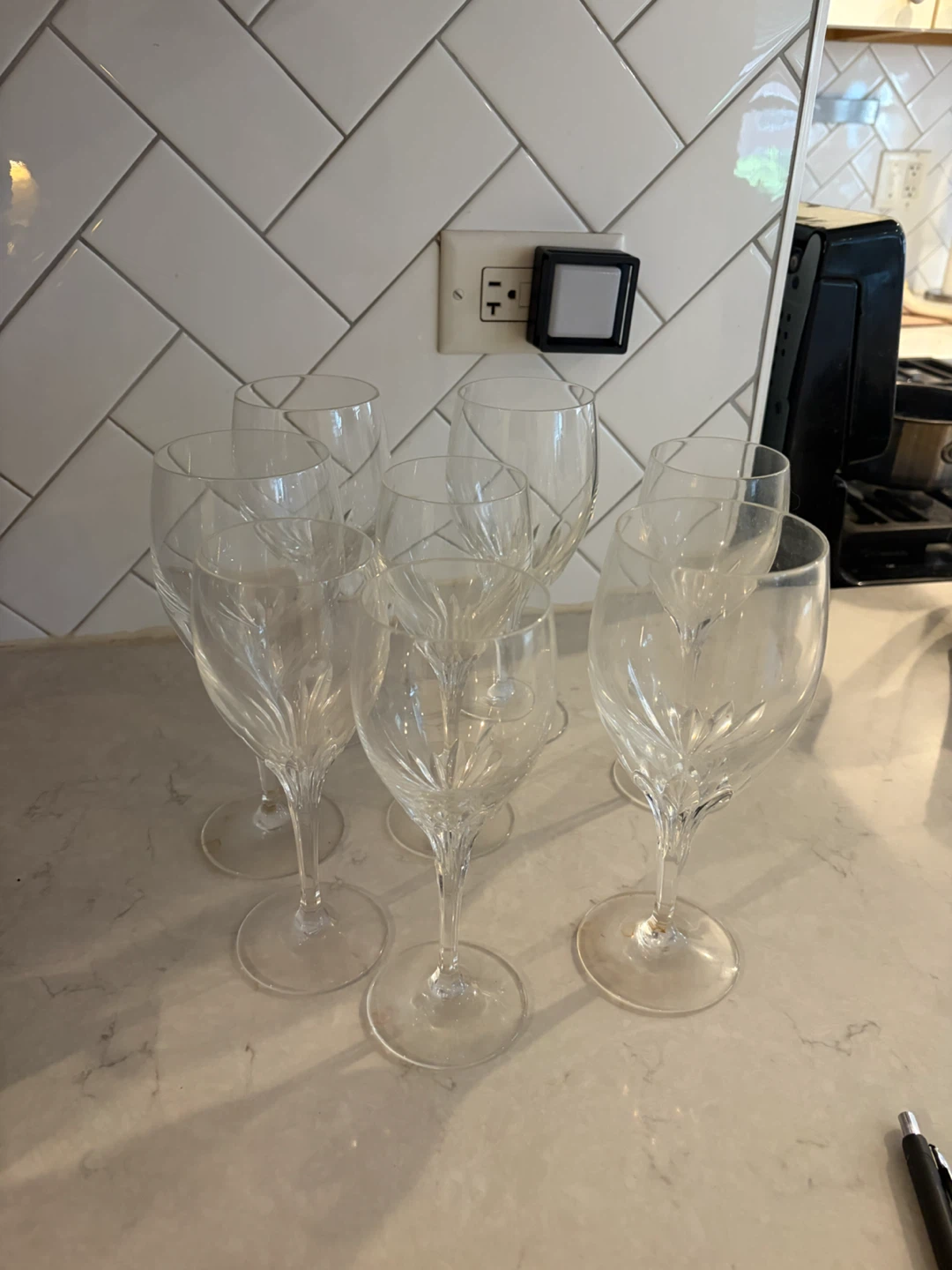 Set of 8 Clear Crystal Wine Glasses