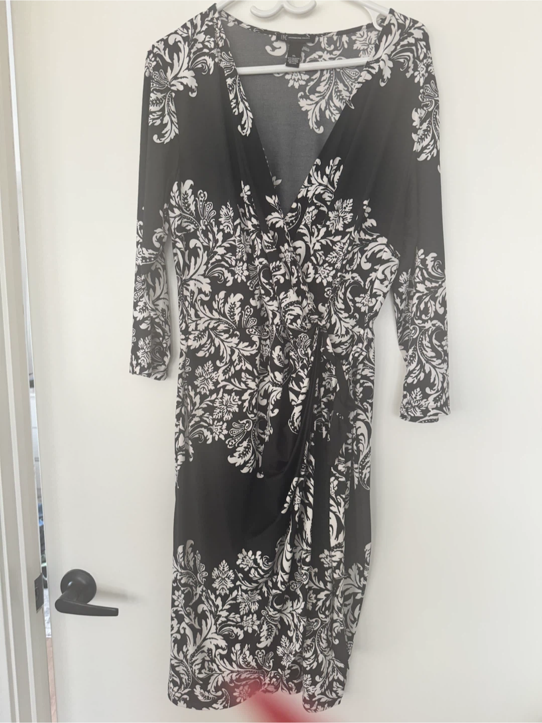 2 new women’s dresses for $8 - photo 2