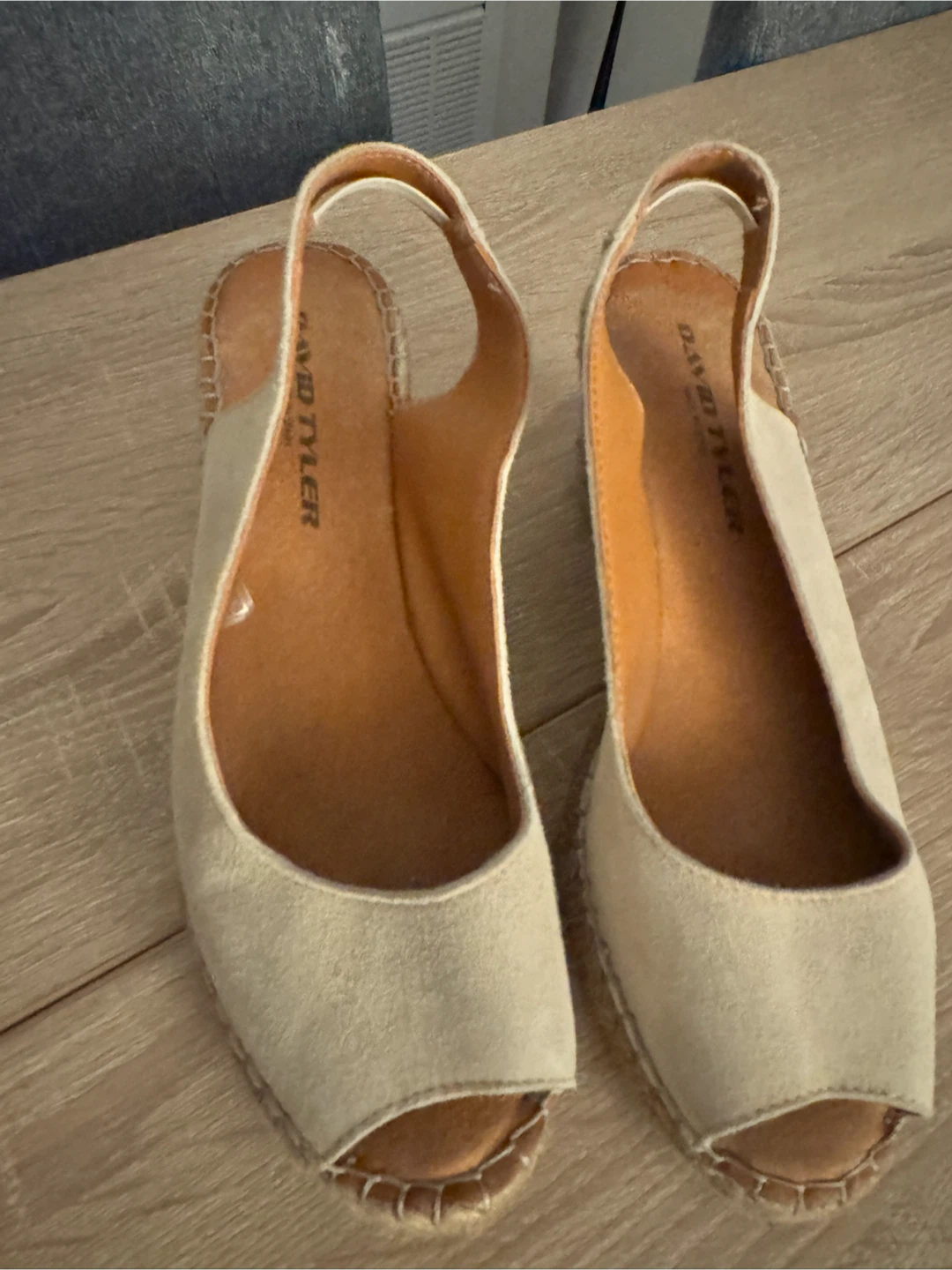 2 women’s shoes