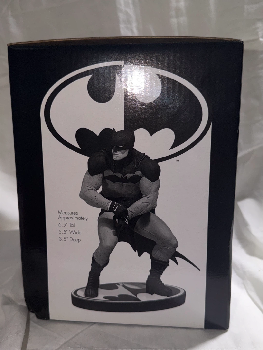 Batman Black and White Statue Limited Edition by Paul Pope - photo 4
