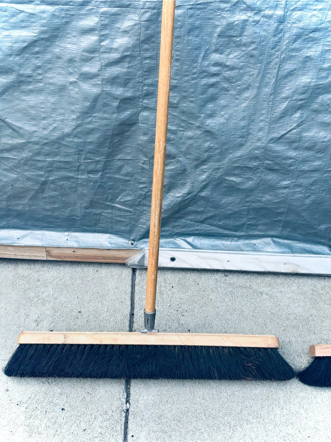 24” Contractors Horsehair Bristle Brooms - photo 2
