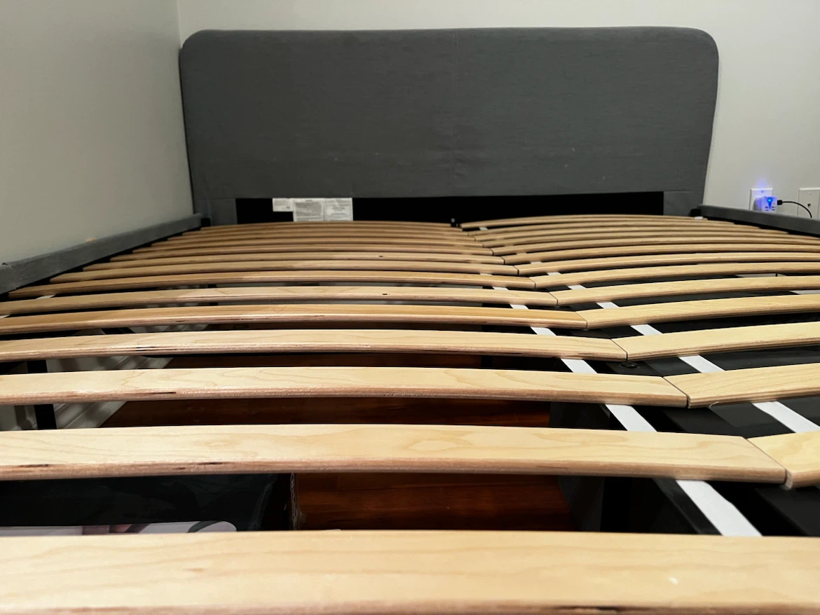 IKEA SLATTUM Bed Frame - Queen size - photo 2