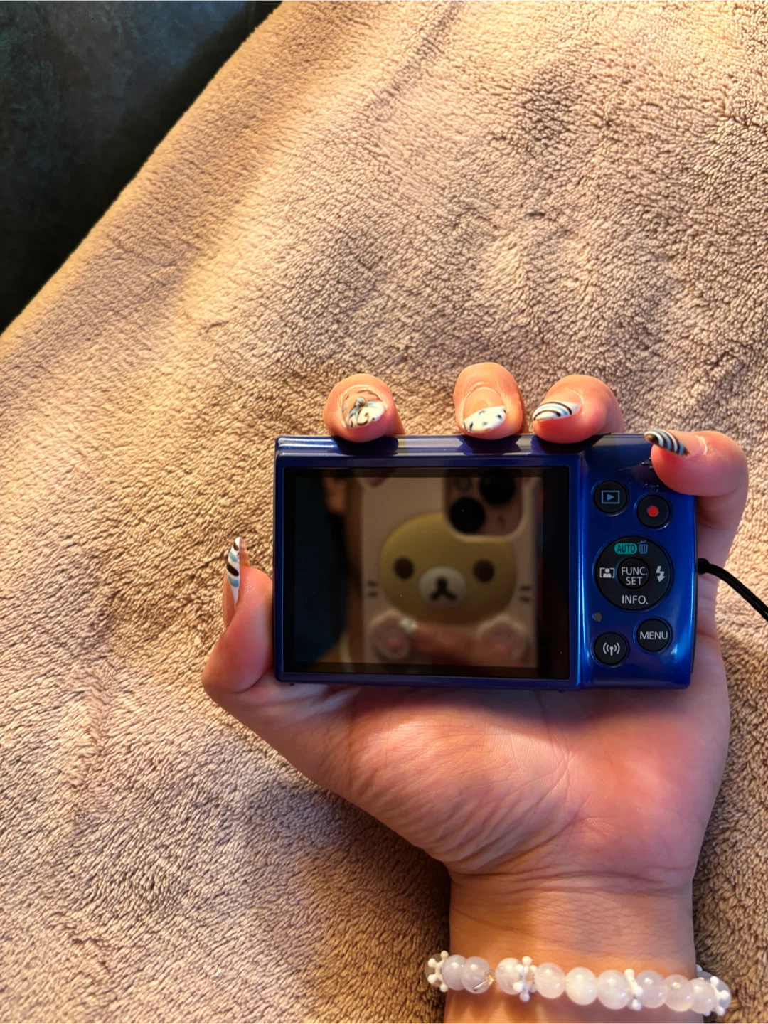 Canon Powershot ELPH 190 IS - photo 3