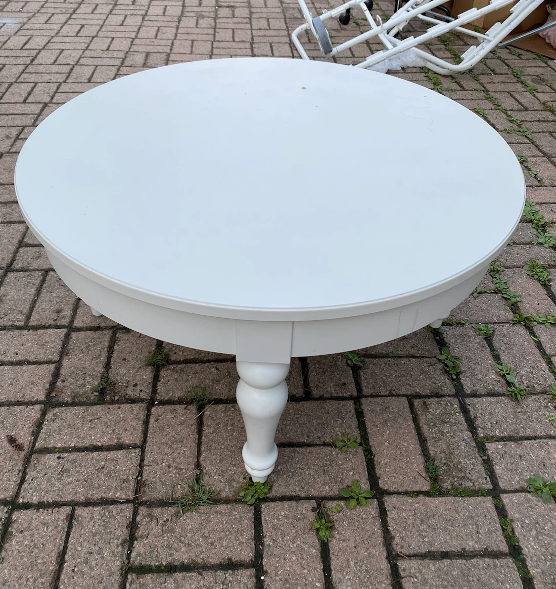 IKEA White Round Coffee Table - photo 4