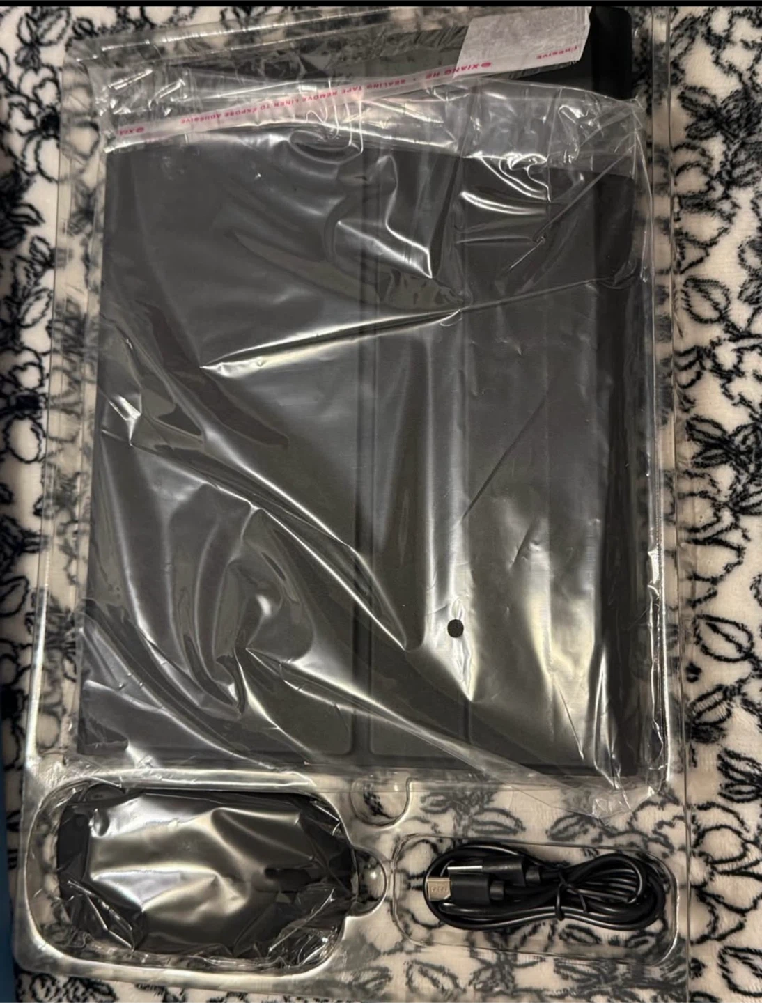 Tunkarmor Keyboard Case with Mouse and Charging Cable - photo 4