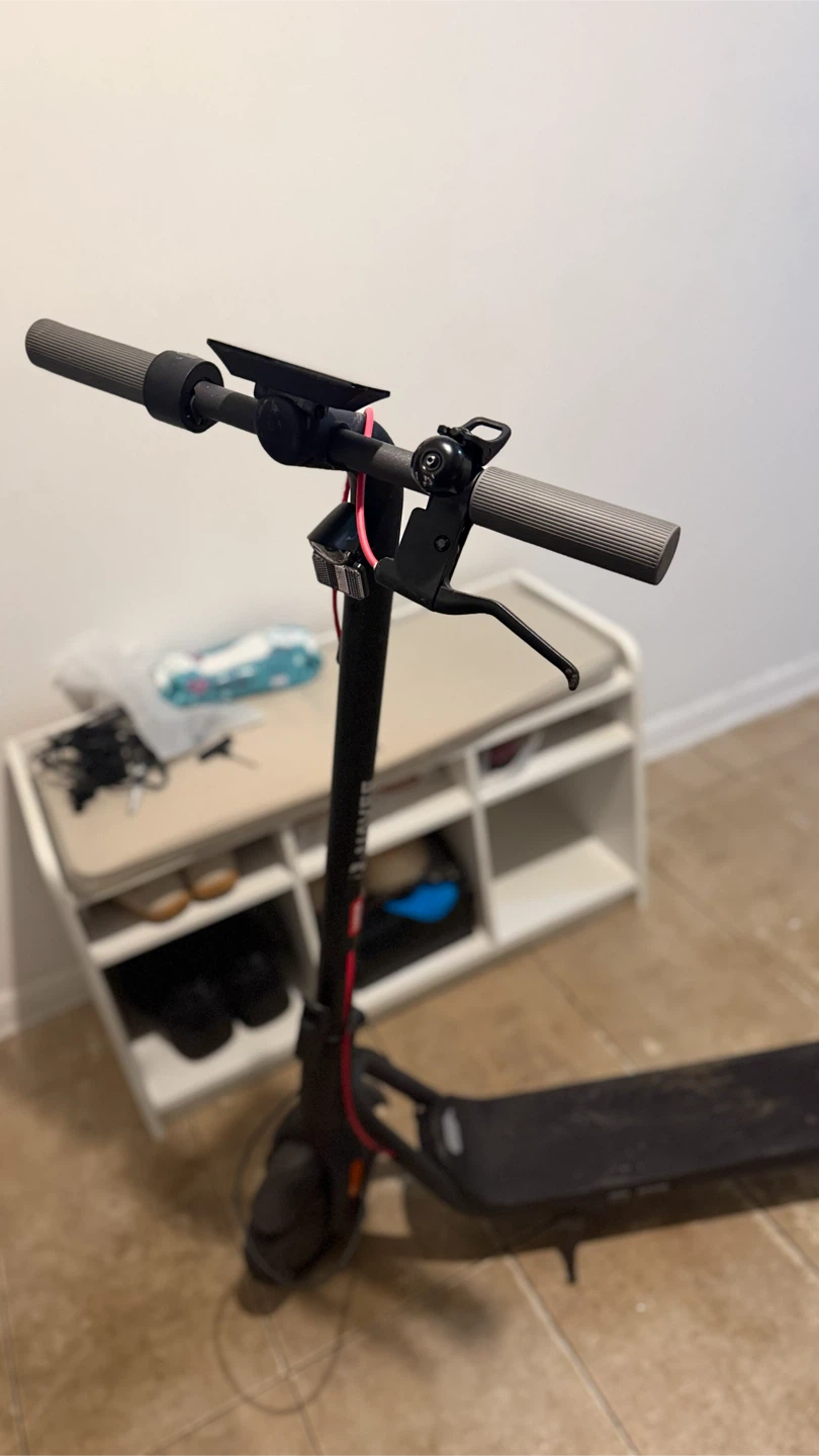 NAVEE V40N Electric Scooter - photo 2