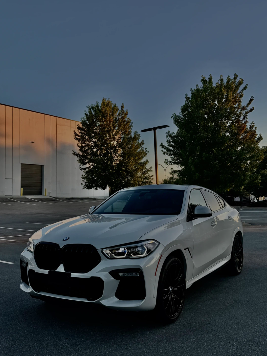 White BMW X6 M Sport