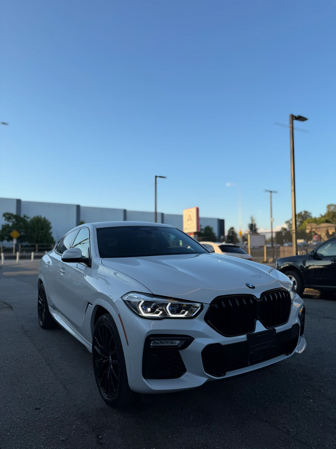 White BMW X6 M Sport - photo 3