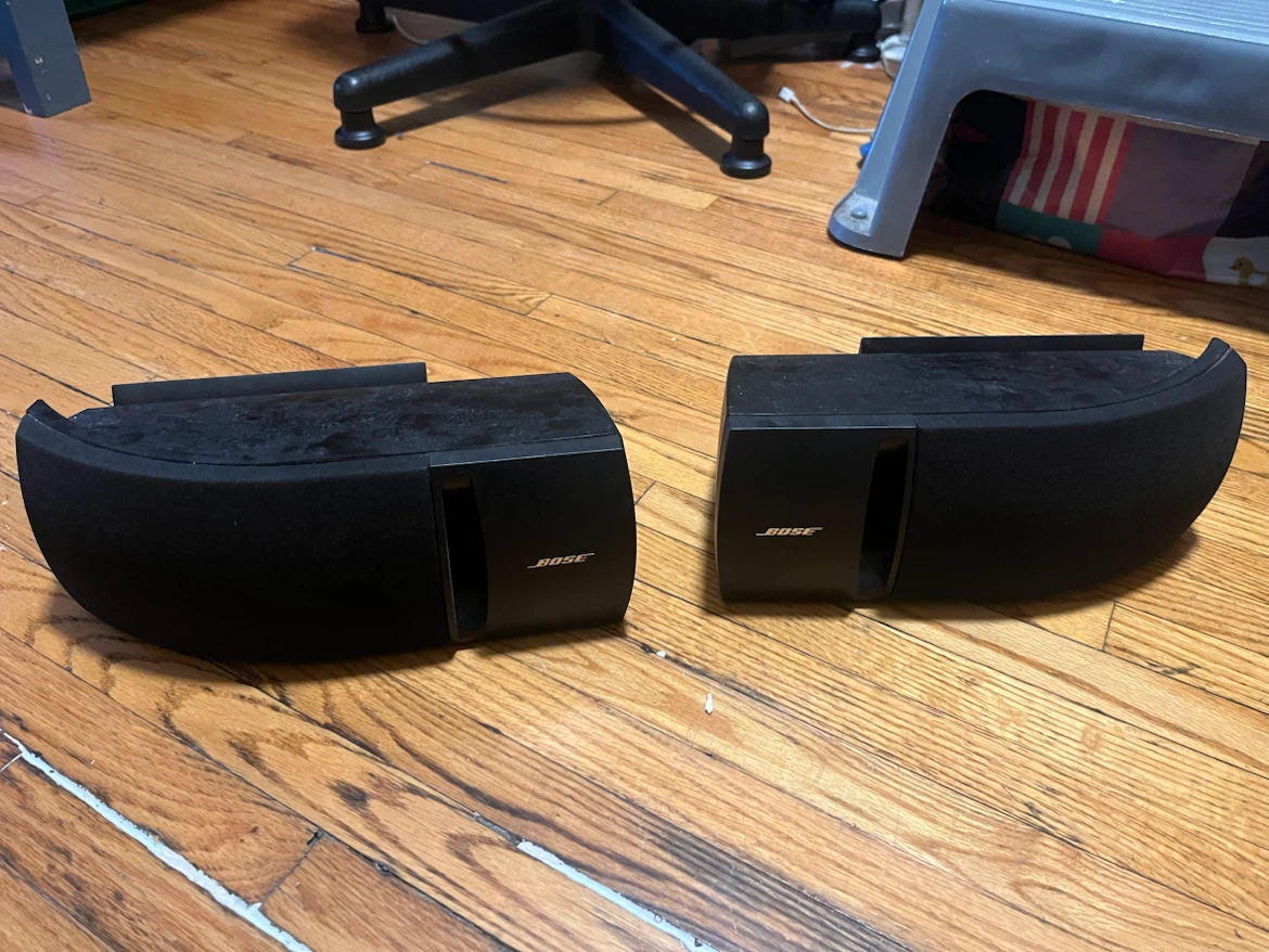 Bose Speakers (Pair) - photo 3