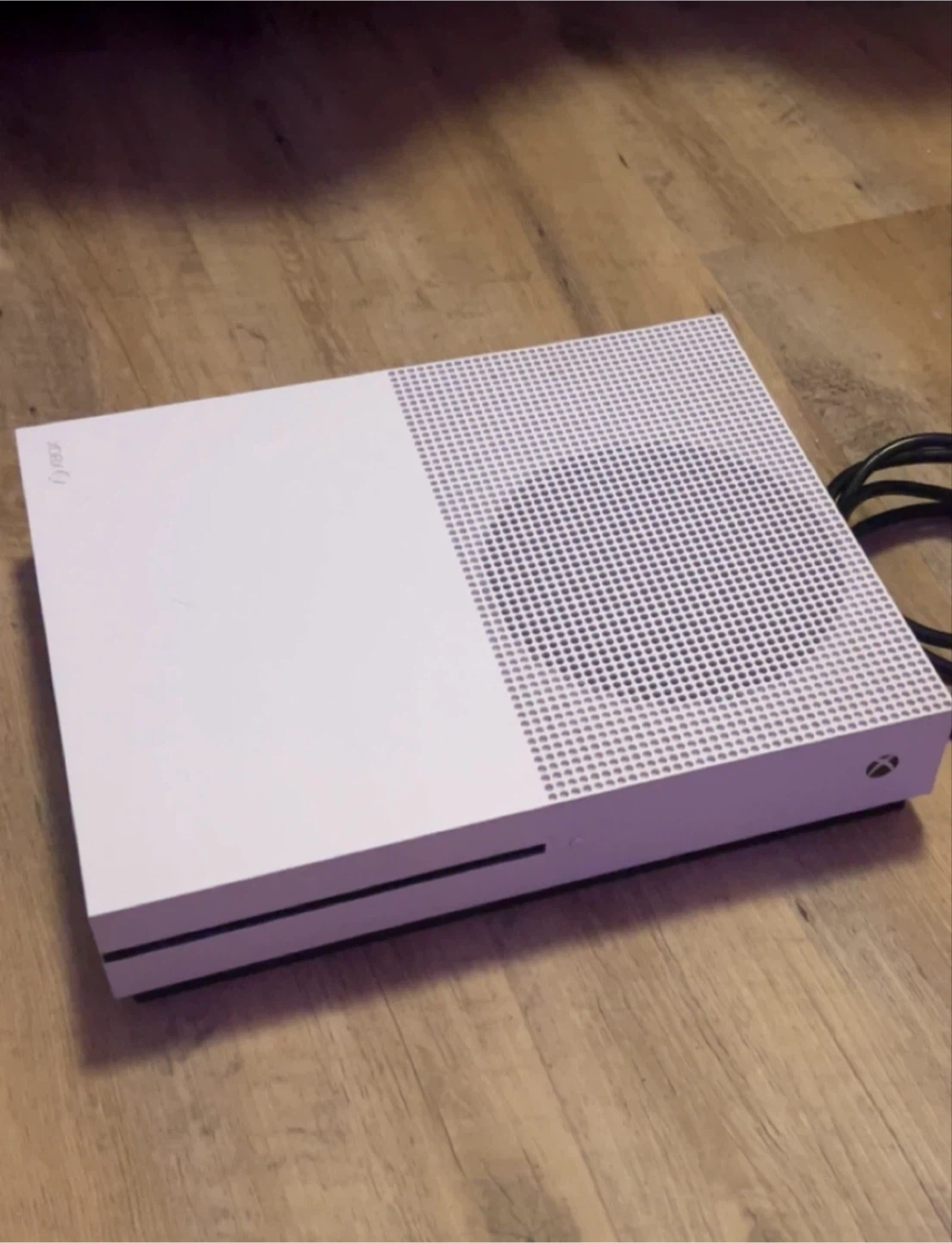 Xbox One S, comes with HDMI cord