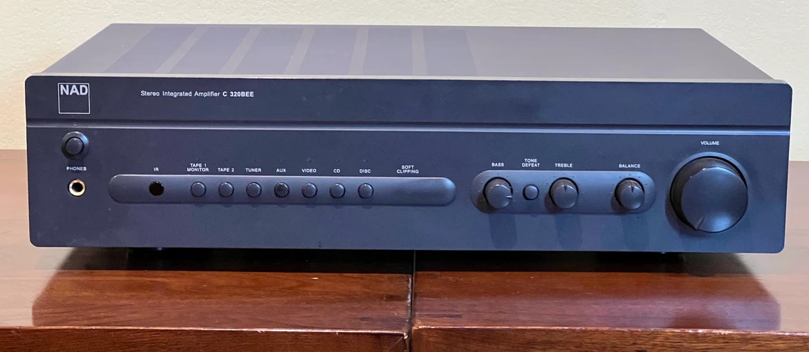 NAD C320BEE Integrated Stereo Amplifier - Excellent Condition