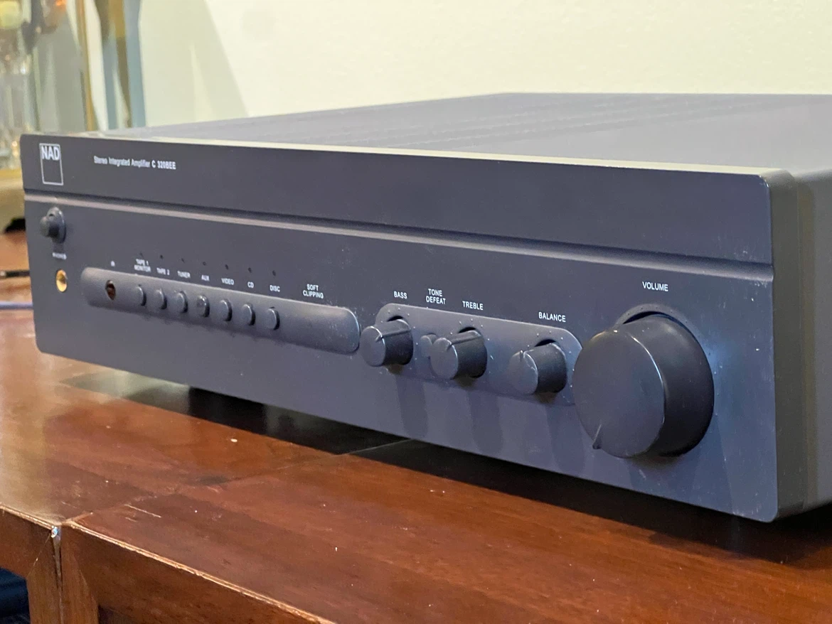 NAD C320BEE Integrated Stereo Amplifier - Excellent Condition - photo 4